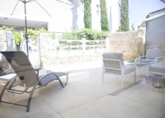 Sunshine Venus * Paphos